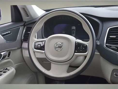 Certified 2023 Volvo XC90 B6 Plus w/ Protection Package Premier image 17