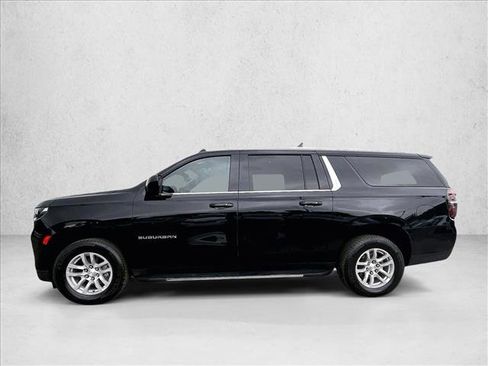 Used 2021 Chevrolet Suburban LT image 6