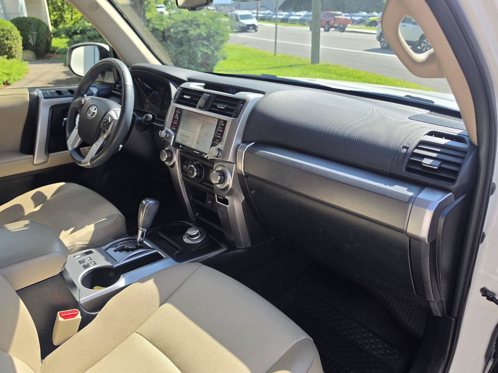 Used 2021 Toyota 4Runner SR5 Premium w/ Moonroof Package AWD/4WD image 20