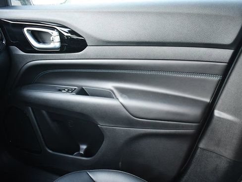 New 2026 Jeep Compass Latitude image 18