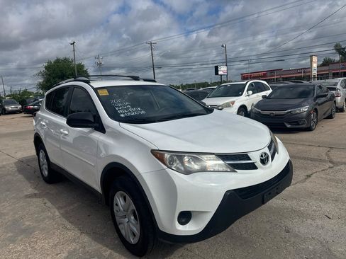 Used 2015 Toyota RAV4 LE FWD image 3