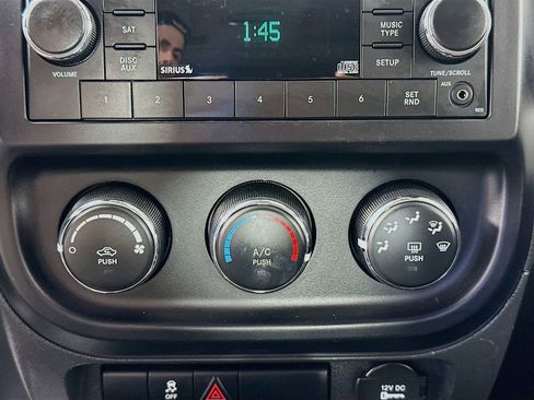 Used 2014 Jeep Compass Sport w/ Power Value Group FWD image 14