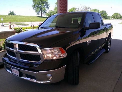 Used 2019 RAM 1500 Tradesman w/ Tradesman SXT Package RWD image 2