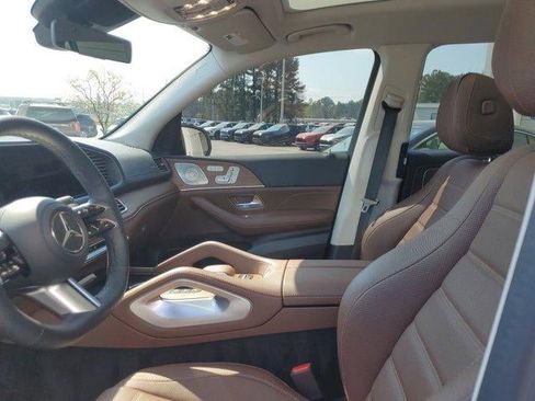 Used 2025 Mercedes-Benz GLS 450 4MATIC image 16