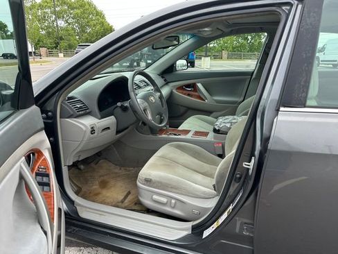 Used 2009 Toyota Camry XLE FWD image 11