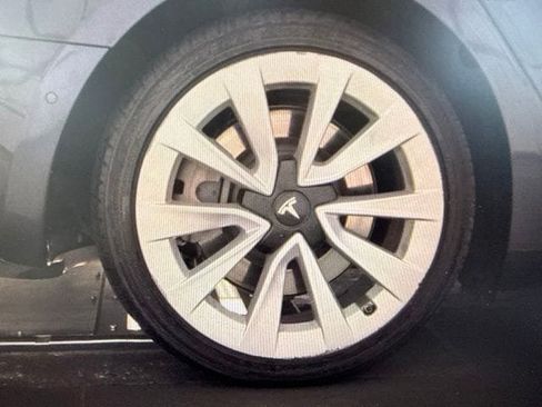 Used 2022 Tesla Model 3 Long Range AWD/4WD image 9