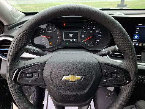 New 2026 Chevrolet Trax LS w/ LS Convenience Package FWD image 10