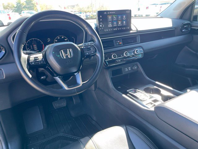 Used 2025 Honda Pilot EX-L image 12