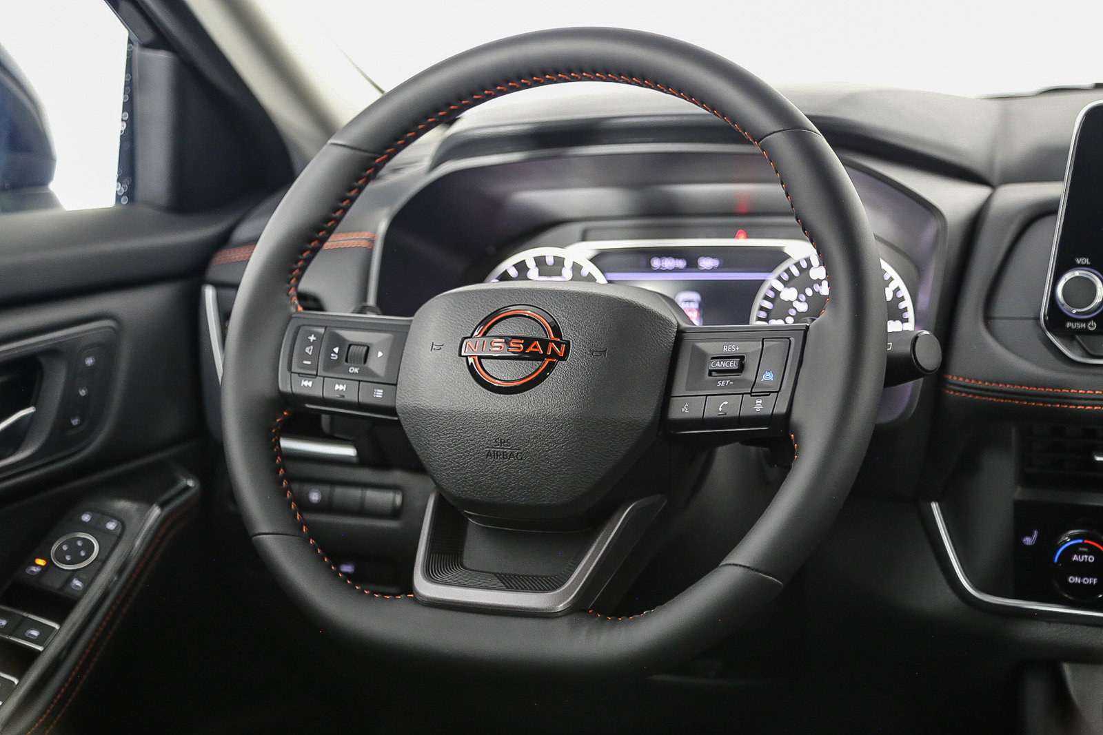 Used 2025 Nissan Rogue SV w/ Rock Creek Premium Package AWD/4WD image 17