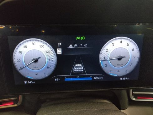 Used 2025 Hyundai Elantra SEL image 23