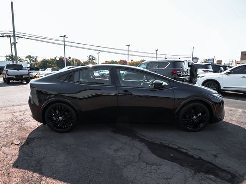 Used 2025 Toyota Prius AWD image 7