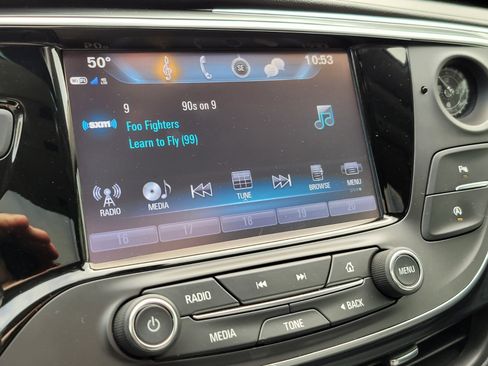 Used 2020 Buick Envision Essence image 10