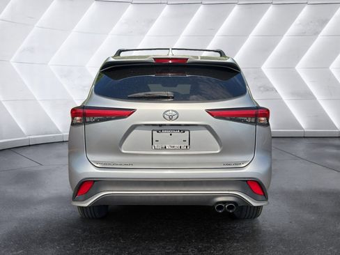 Used 2021 Toyota Highlander XSE AWD/4WD image 4