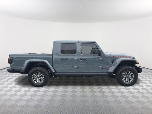 Used 2025 Jeep Gladiator Mojave AWD/4WD image 19