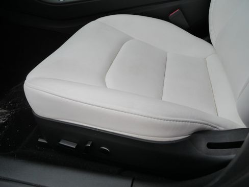 Used 2023 Tesla Model 3 Performance image 20