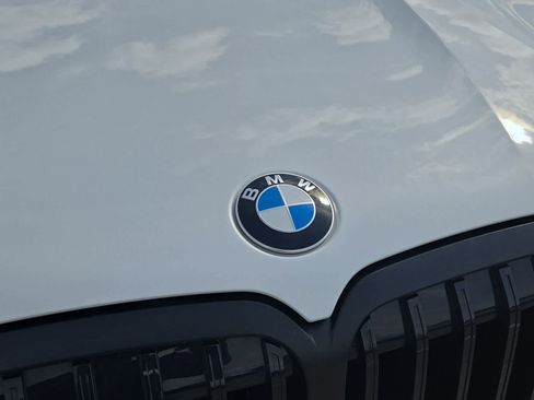 Used 2024 BMW X7 xDrive40i w/ M Sport Package AWD/4WD image 10