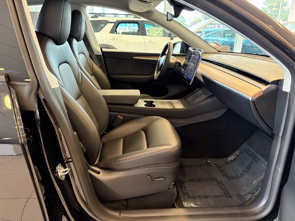 Used 2025 Tesla Model Y Long Range RWD image 21