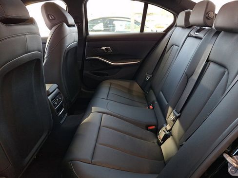 Certified 2025 BMW 330i xDrive Sedan w/ Convenience Package image 9