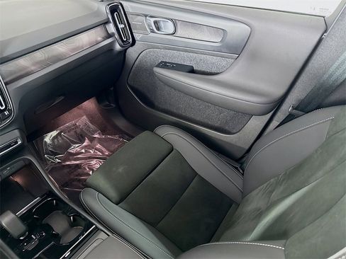 Certified 2023 Volvo XC40 Recharge Ultimate image 24