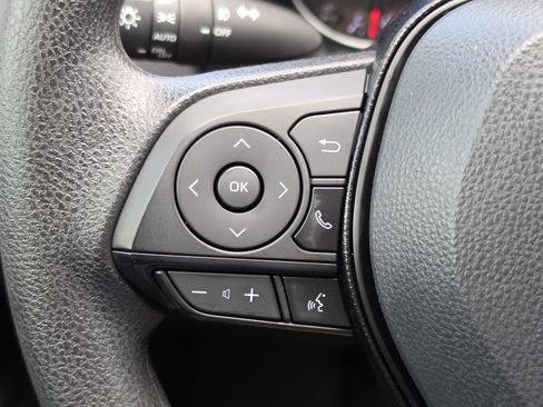 Certified 2021 Toyota RAV4 XLE FWD image 16