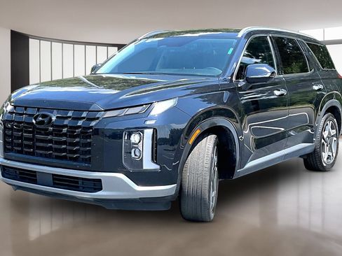 Used 2024 Hyundai Palisade SEL w/ Premium Package FWD image 3