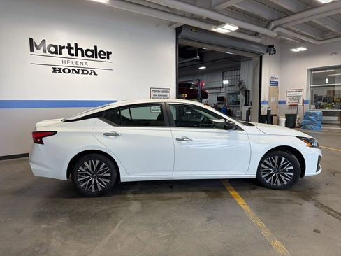 Used 2025 Nissan Altima 2.5 SV FWD image 4