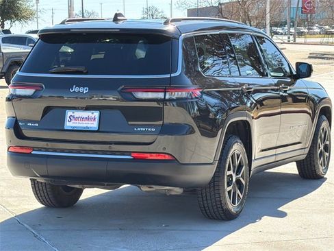 Used 2022 Jeep Grand Cherokee L Limited image 7