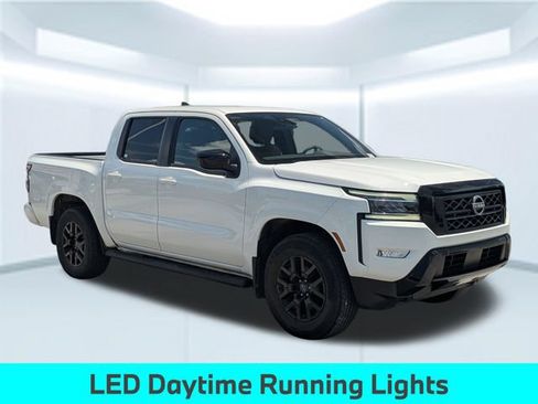 Used 2023 Nissan Frontier SV w/ Midnight Edition Package RWD image 9
