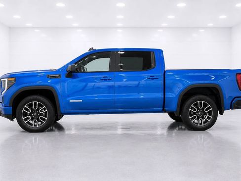 Used 2023 GMC Sierra 1500 Elevation AWD/4WD image 2