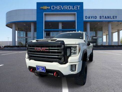 Used 2022 GMC Sierra 2500 AT4 AWD/4WD image 3