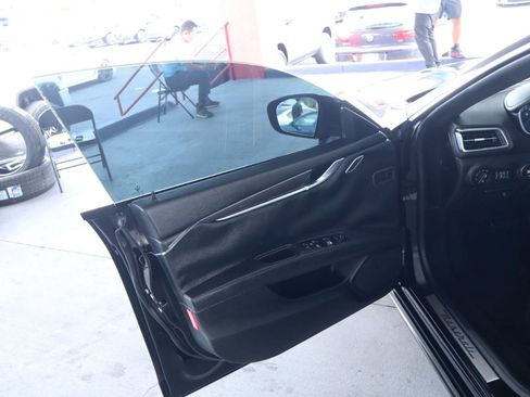 Used 2018 Maserati Ghibli RWD image 13