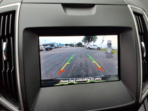 Used 2020 Ford Edge SEL w/ Convenience Package FWD image 10