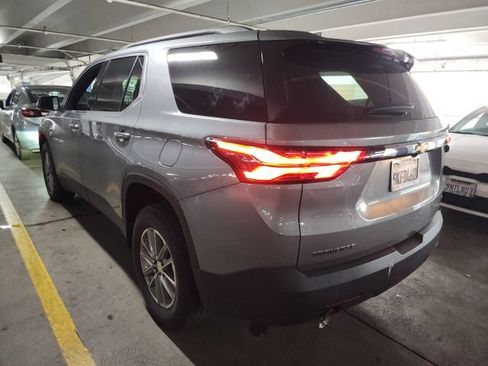 Used 2023 Chevrolet Traverse LT FWD image 4