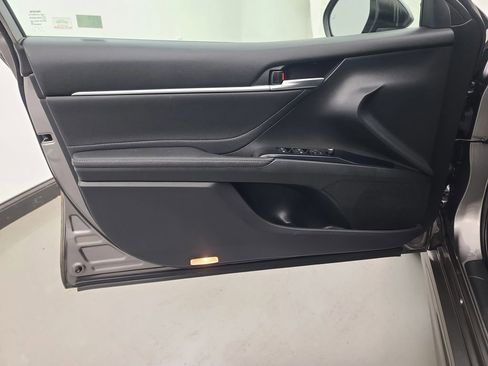 Used 2018 Toyota Camry XSE image 20