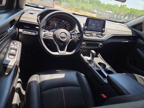 Used 2021 Nissan Altima 2.5 SR FWD image 8