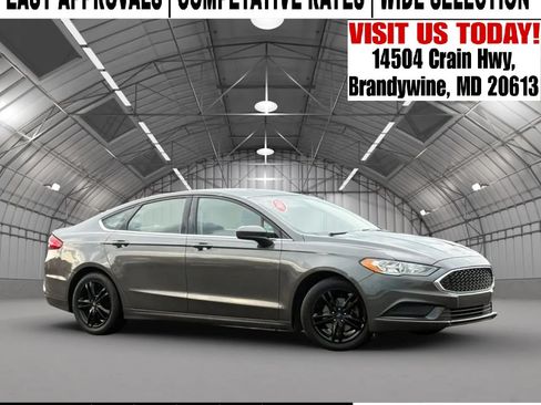 Used 2018 Ford Fusion SE w/ Fusion SE Technology Package FWD image 1