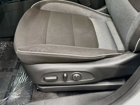 Used 2022 Chevrolet TrailBlazer LT w/ Convenience Package AWD/4WD image 22