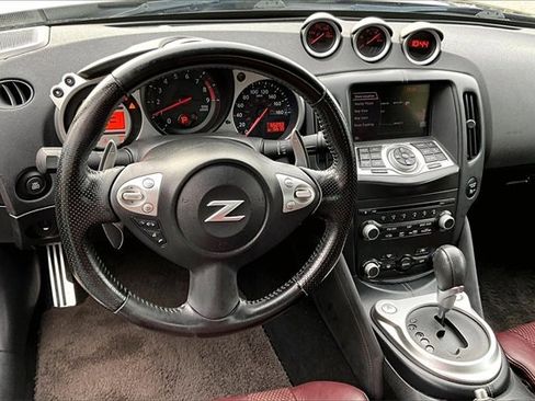 Used 2010 Nissan 370Z Touring image 8