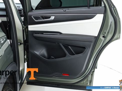 Used 2025 Volkswagen Atlas Cross Sport SEL Premium R-Line image 31