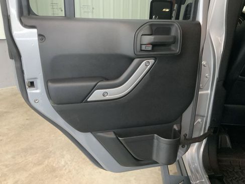 Used 2015 Jeep Wrangler Unlimited Sport AWD/4WD image 28