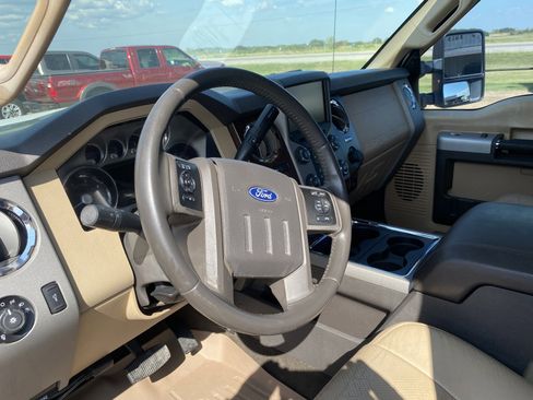 Used 2013 Ford F250 Lariat w/ Lariat Interior Pkg image 13