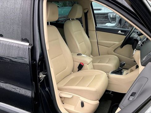 Used 2015 Volkswagen Tiguan SEL image 7