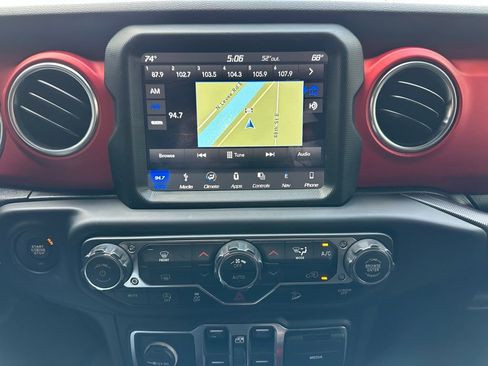 Used 2019 Jeep Wrangler Unlimited Rubicon AWD/4WD image 21