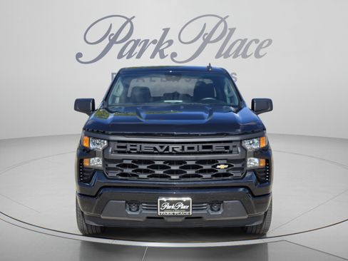 Used 2025 Chevrolet Silverado 1500 Custom RWD image 8