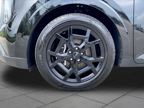 Used 2026 Kia Carnival SX w/ SX Dark Edition Package FWD image 11