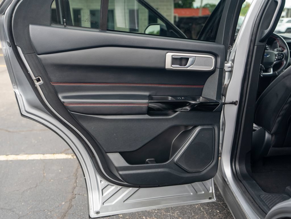 Used 2023 Ford Explorer ST-Line AWD/4WD image 11