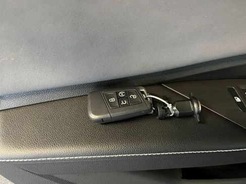 Used 2025 Volkswagen Jetta SE image 22