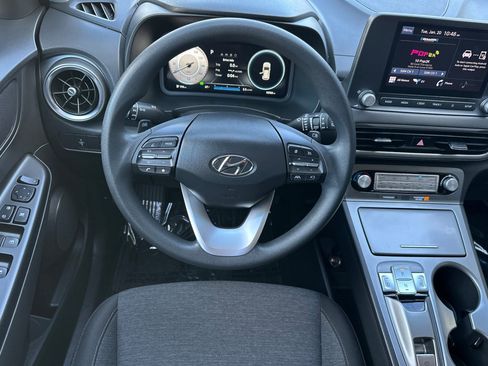 Used 2023 Hyundai Kona SE image 14