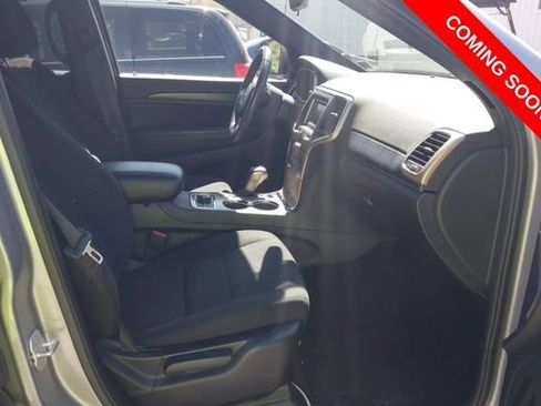 Used 2016 Jeep Grand Cherokee Laredo w/ Quick Order Package 23E AWD/4WD image 4