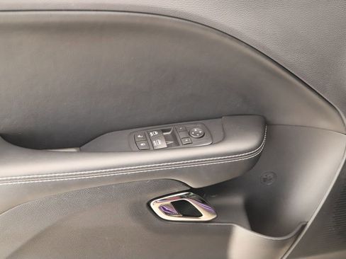 Used 2016 Dodge Challenger SRT Hellcat RWD image 18